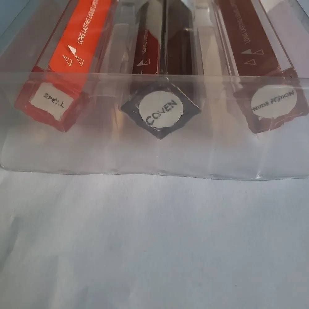 Ofra x Nikkie Tutorials liquid lipstick set